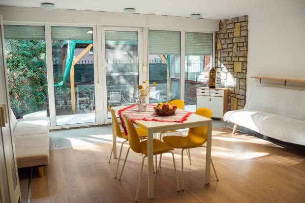 Si�fok, Ez�stpart, nyaral� elad�