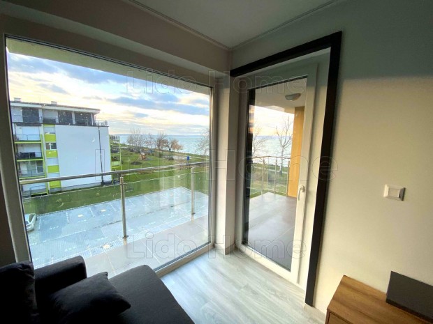 Si�fok, Ez�stparton �j �p�t�s� lak�s elad�!