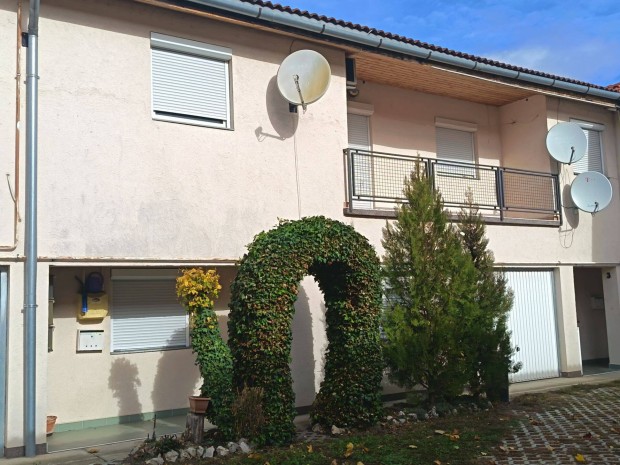 Si�fok, z�ld�vezeti t�rsas lak�s