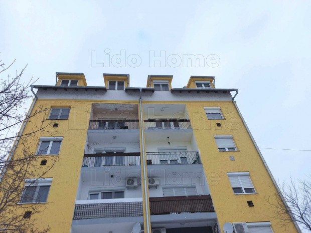 Si�fok belv�ros sz�v�ben csendes helyen ig�nyes sz�p fel�j�tott 2