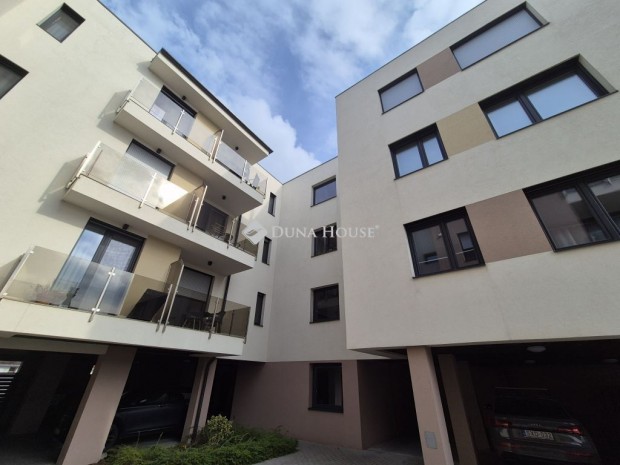 Si�foki 43 nm-es lak�s elad�