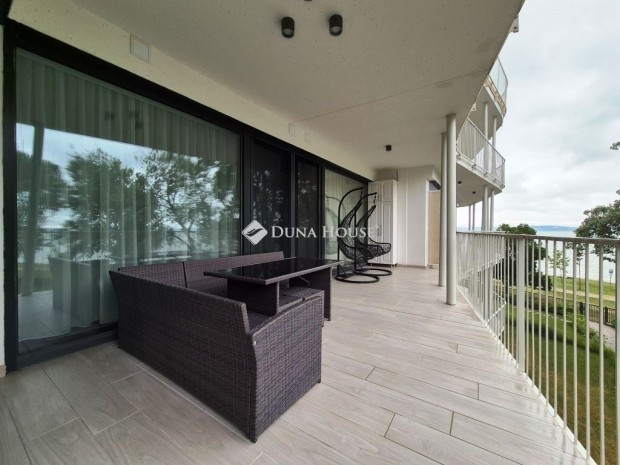 Si�foki 81 nm-es lak�s elad�