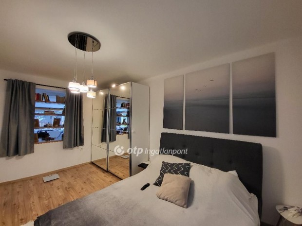 Si�foki elad� 121 nm-es h�z