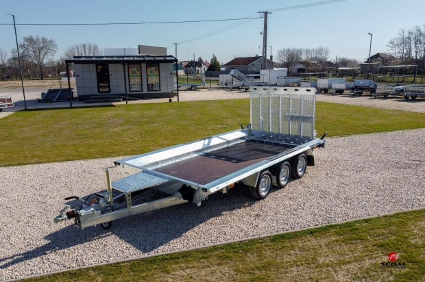 Siófokon Új Martz Bau (3500 kg, 400 x 180 cm) kisgépszállító utánfutó
