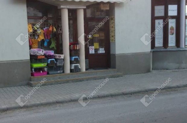 Siófokon belvárosi üzlet, forgalmas helyen eladó