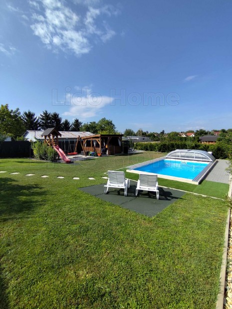 Si�fokon fel�j�tott, modern csal�di h�z elad�!