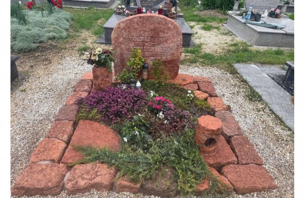 Sírkő Rendbetétel,Helyreállítás,Tisztitás,Betű És Évszám Festés