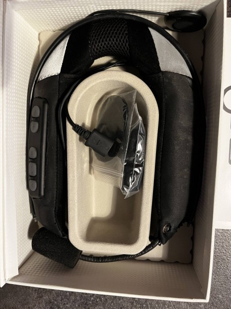 Sisakkommunikci Schubert C3