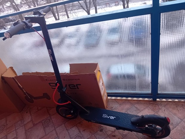 Siver elektromos roller