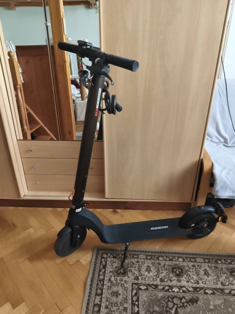Six Degrees elektromos roller