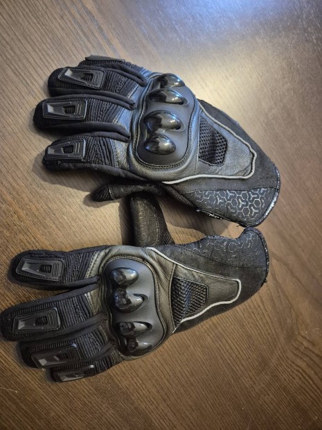 Sixgear XL motoros keszty� 