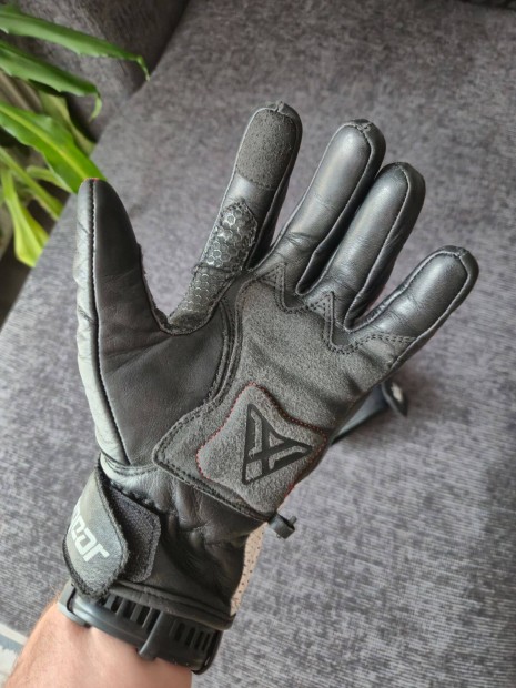 Sixgear motoros keszty L-es protektoros