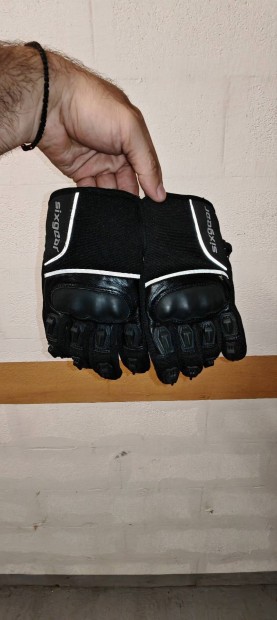 Sixgear motoros keszty 