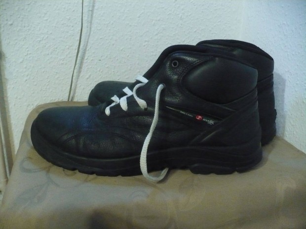 Sixton 43 bakancs