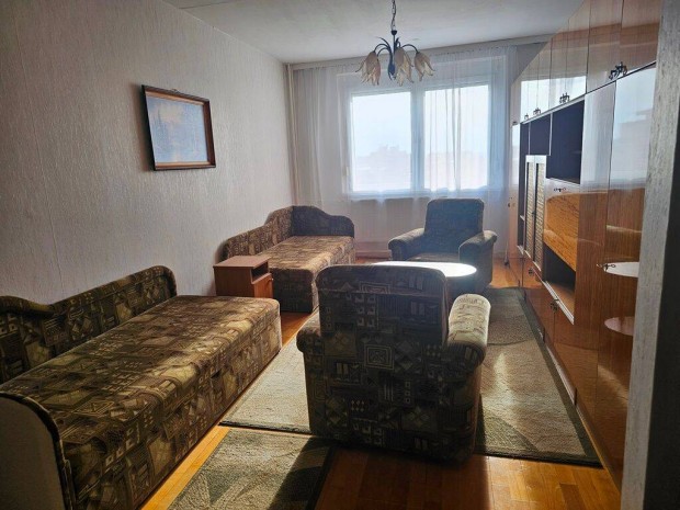 Sk�la K�zel�ben 2 Szoba-Hallos Lak�s Elad� !