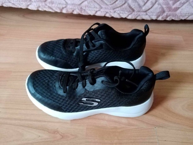 Skechers 32-es cip