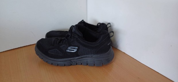 Skechers 40-es edz cip