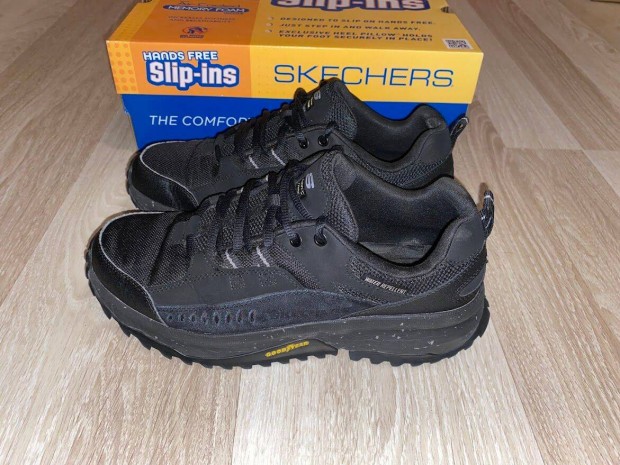 Skechers Bionic Trail tracip 42 -es