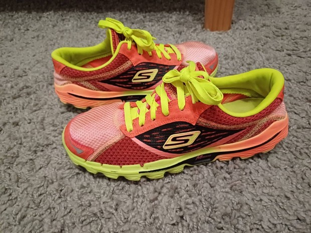 Skechers GO Run 2 ni fut cip 39-es