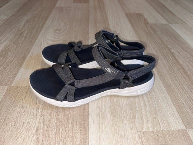 Skechers On The Go szandál 41 -es