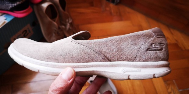 Skechers belebújós, bőr női sneakers - 39