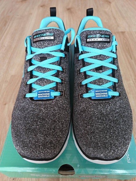 Skechers női sportcipő 40