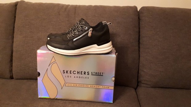 Skechers női teletalpú sneaker 38 újszerű