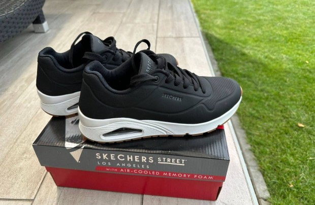 Sketchers Uno Standonair 40