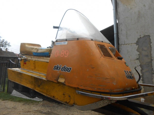 Ski-Doo 1971-es régi oldtimer Canada-i hószán,motor nélkűl