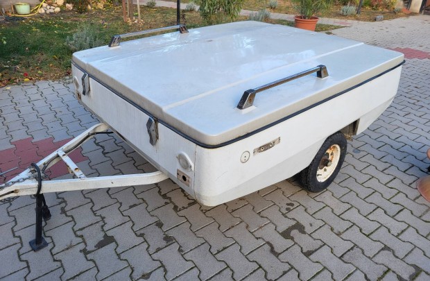 Skif ut�nfut� karossz�ria