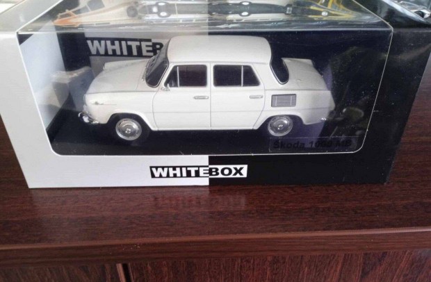 Skoda 1000 MB White-Box kisauto modell 1/24 Elad