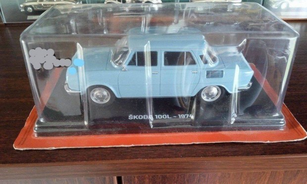 Skoda 100L "Lengyel sorozat" kisauto modell 1/24 Elad