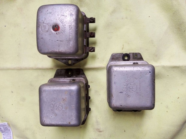 Skoda 100-110.-120.Gy�ri �j,fesz�lts�g szab�lyz�k