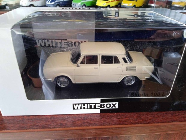 Skoda 100 L vaj White-Box kisauto modell 1/24 Elad