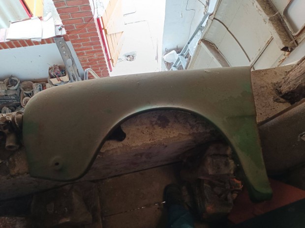 Skoda 100 karossz�ria elemek