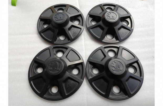 Skoda 105 120 gy�ri d�szt�rcsa garnit�ra