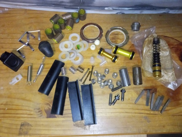 Skoda 105 120 j alkatrszek egyben