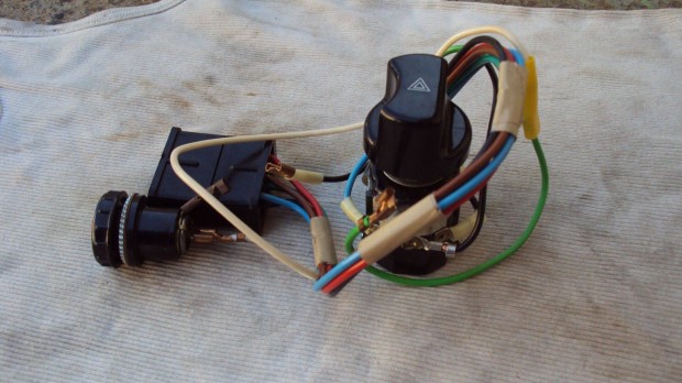 Skoda 105-120 �j elakad�sjelz� kapcsol�