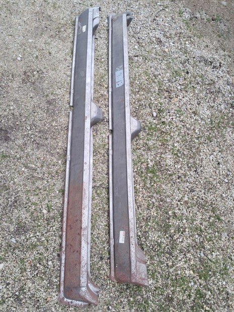 Skoda 105-120 �j k�sz�b p�r