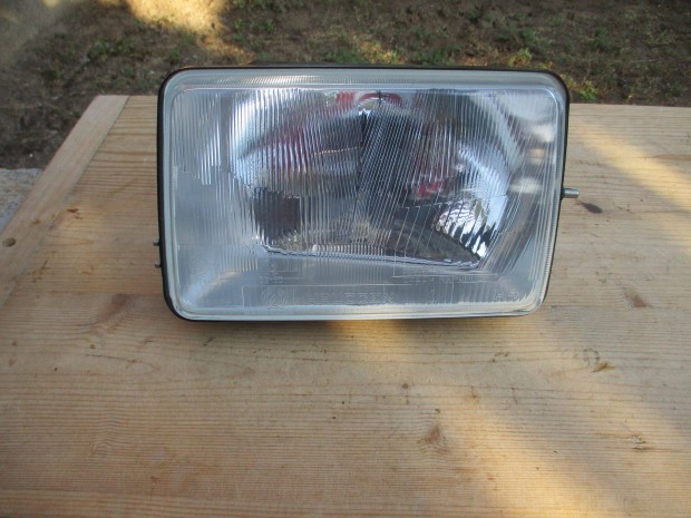Skoda 105, 120 fényszóró, gyári új, bal old