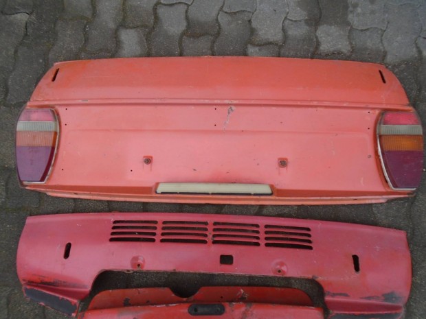 Skoda 105 / 120 keskenyfutós köténylemez, hátfal, pótkerékajtó.