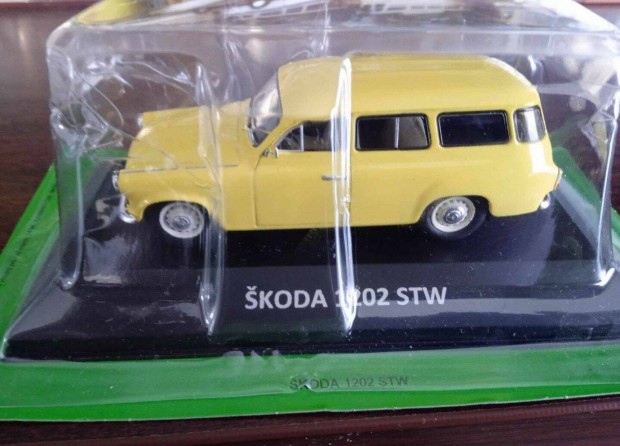 Skoda 1202 STW kisauto modell 1/43 Elad