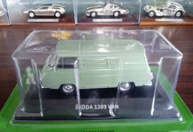 Skoda 1203 Van kisauto modell 1/43 Elad