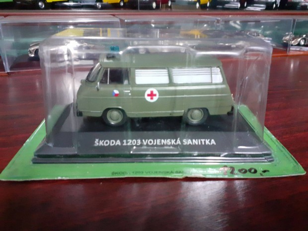 Skoda 1203 Vojenska Sanitka kisauto modell 1/43 Elad