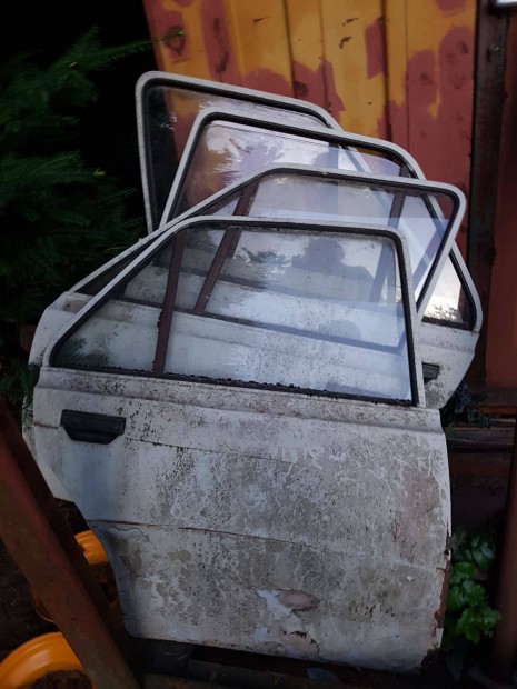 Skoda 120 as karosszriaelemek eladk,ajtk,motorhztet