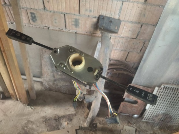 Skoda 120 bajusz kapcsoló