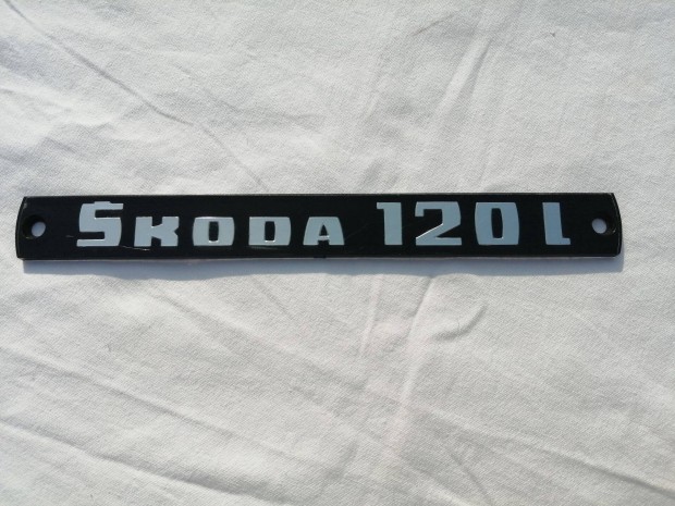 Skoda 120 l felirat emblma logo j nem utn gyrts