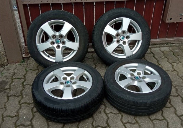 Skoda 14 felni 14" alufelni gyári Fabia nyári gumikkal Vw Lupo Polo