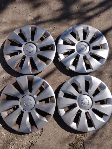Skoda 15" Dsztrcsa Karcmentes 
