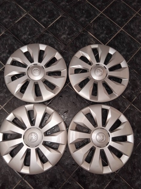 Skoda 15" Gyri dsztrcsa 